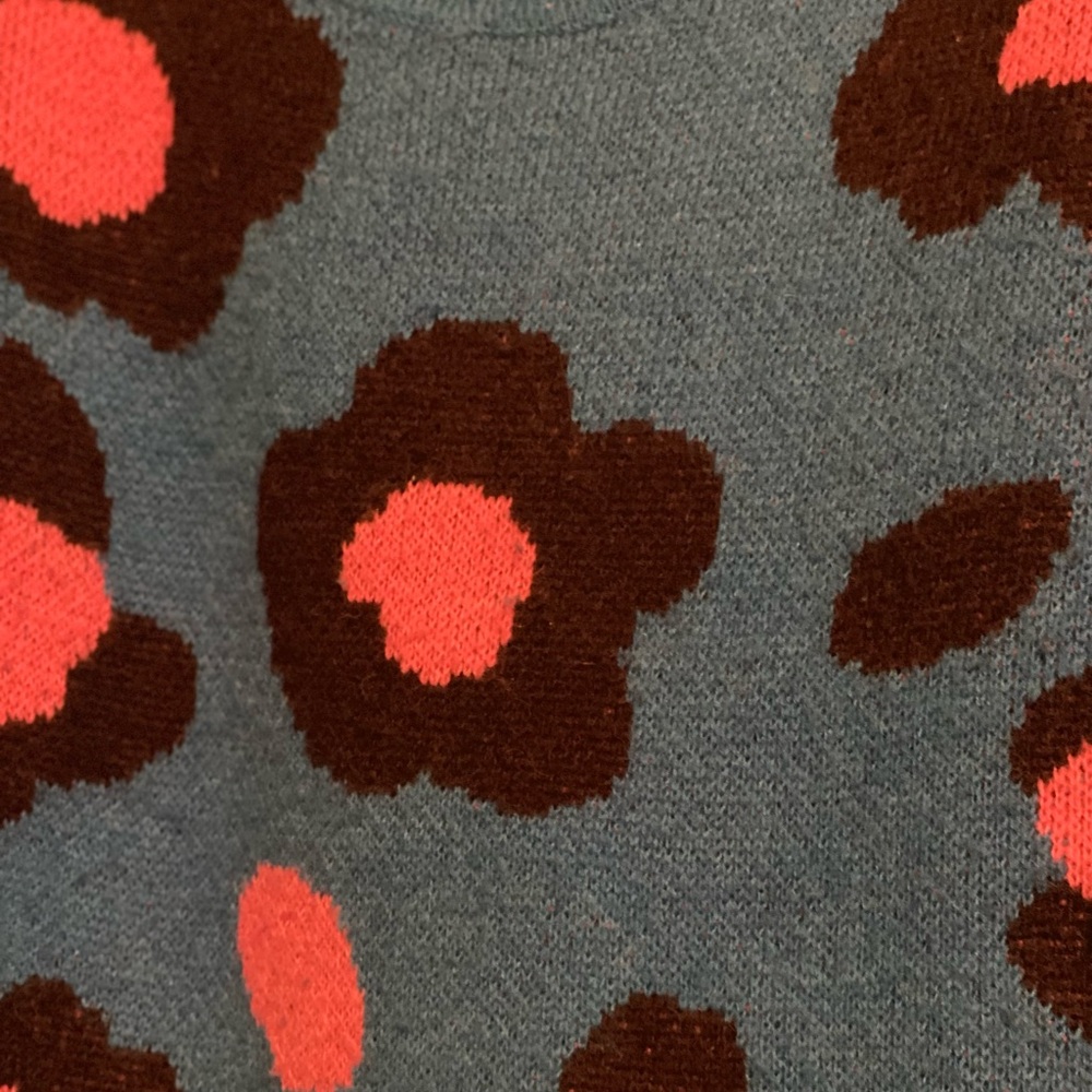 Lilly Pulitzer Blue Crewneck Sweater with Pink and Black Floral Print - Picture 4 of 6